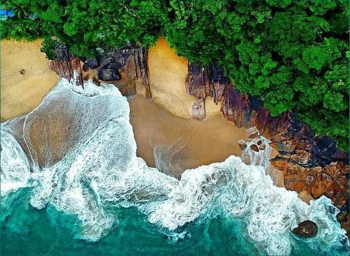 GRUTA QUE CHORA E PRAIA DO LÁZARO UBATUBA SP